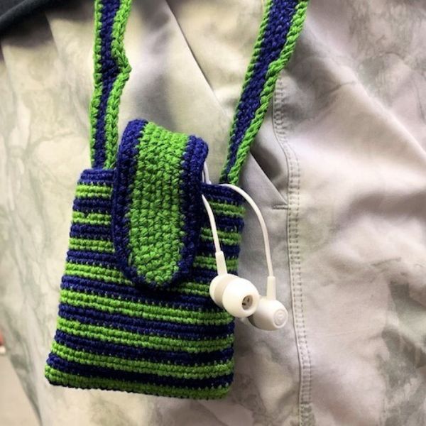 Picture of crocheted earbuds holder