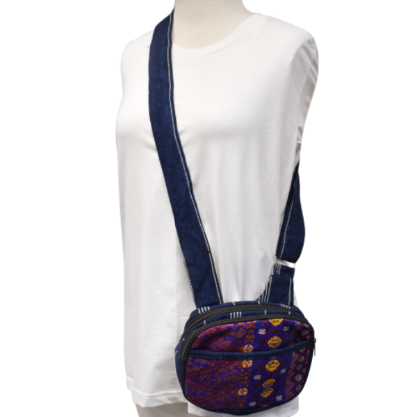 Picture of destination crossbody bag