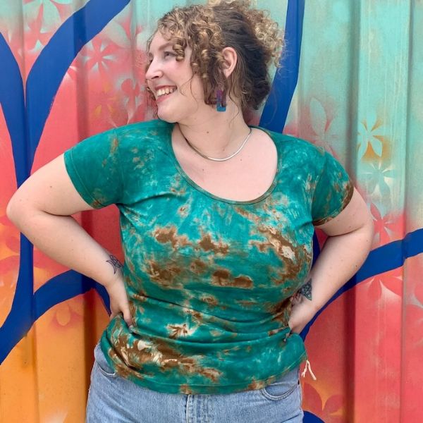 Reverse Tie Dye Scoop Neck Fitted T-Shirt