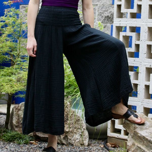 Picture of gauzy wide leg pants