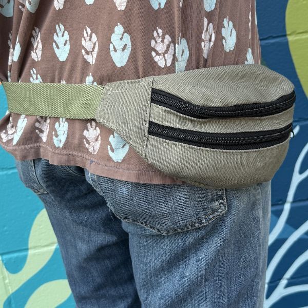 Picture of canvas fanny pack