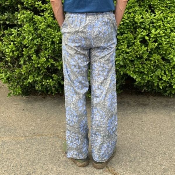 Picture of batik drawstring pants