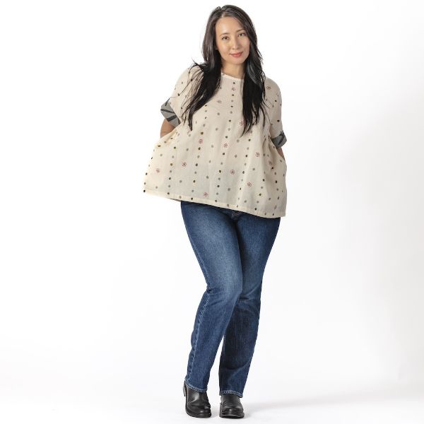 Dots Embroidered Short Sleeve Top