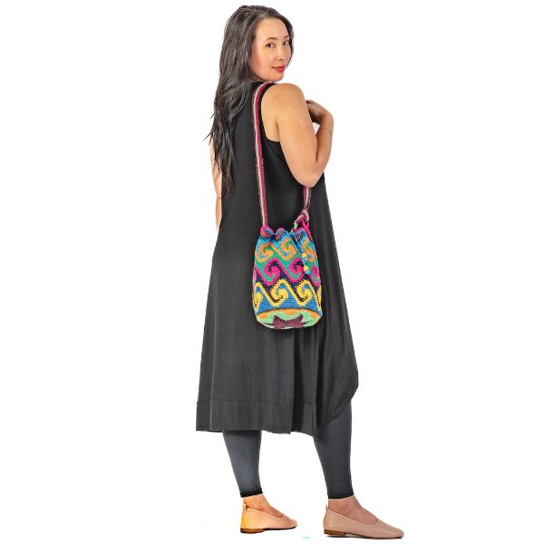 Picture of crocheted carryall bag