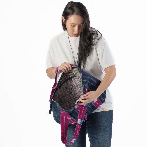 Picture of zig zag sasha tote bag