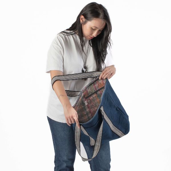 Picture of striped sasha tote bag