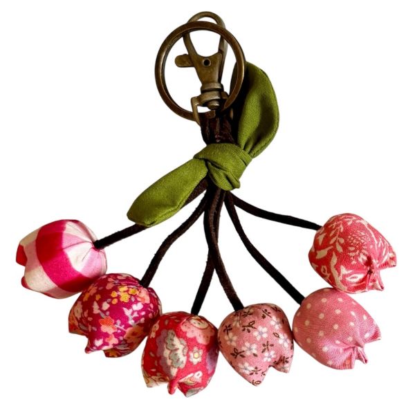 Picture of six flower cluster keychain