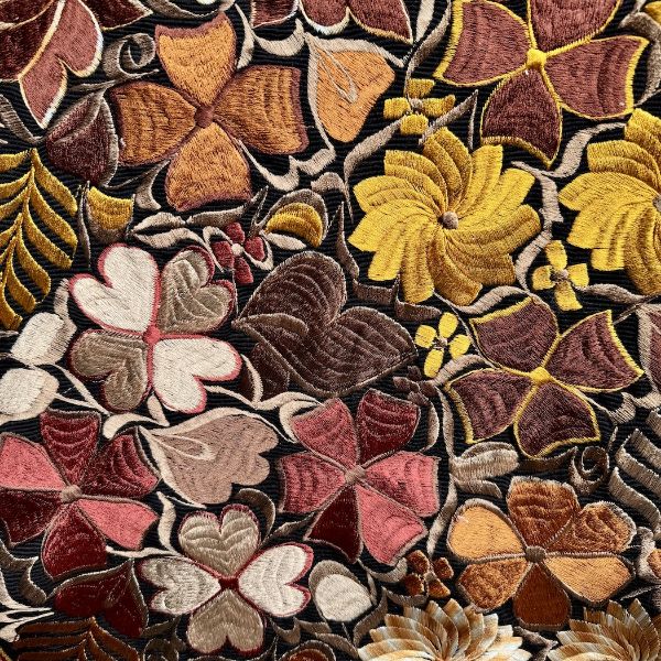 Picture of deluxe table runner - floral tapestry