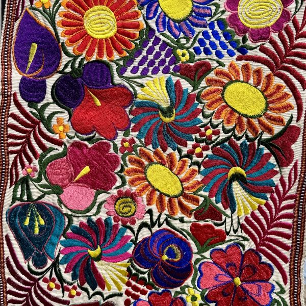 Picture of deluxe table runner - floral tapestry