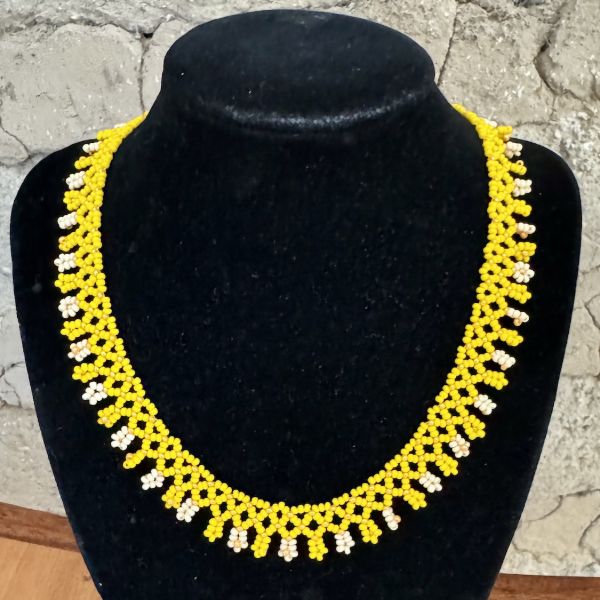 Florecita Beaded Collar Necklace
