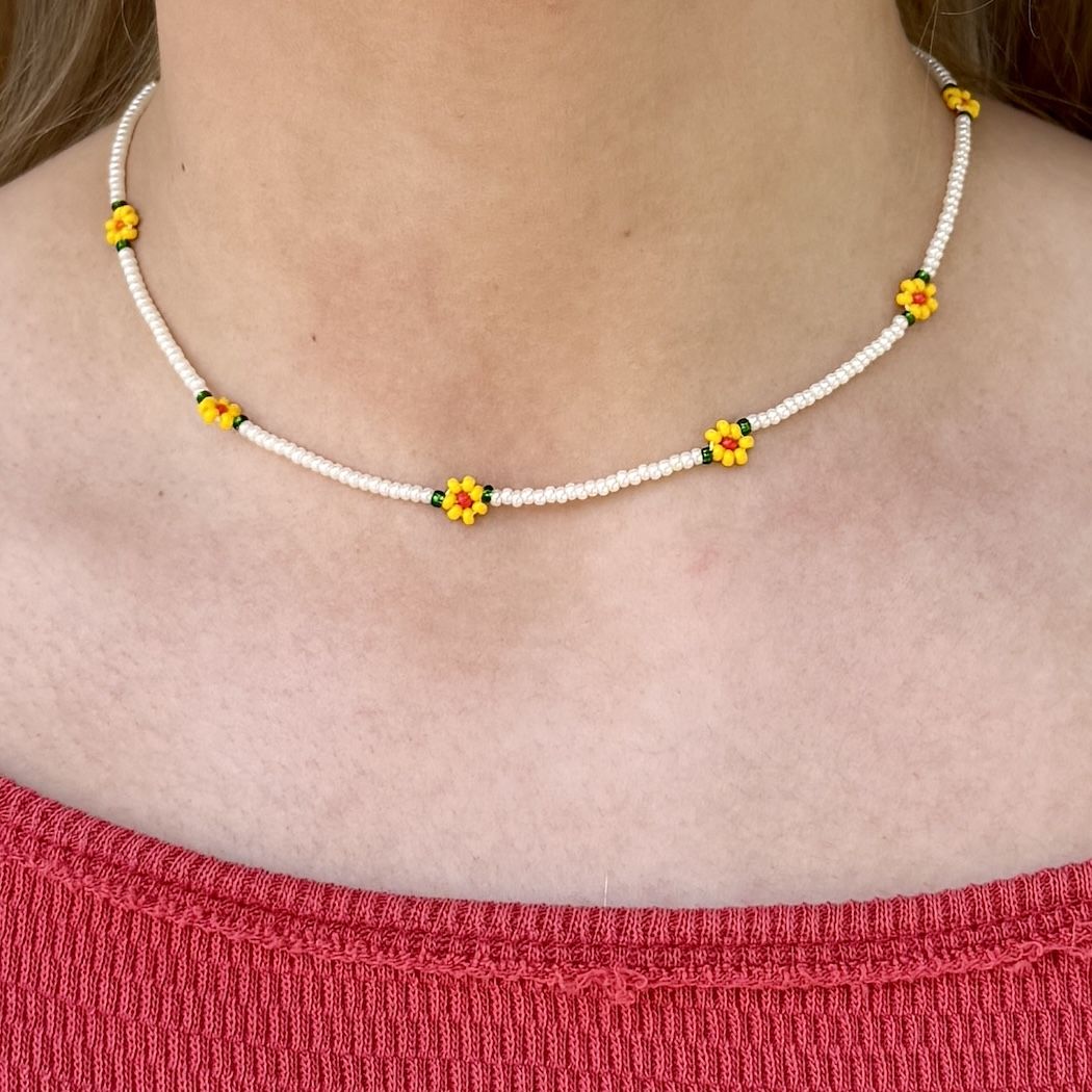 Daisies Minimalist Beaded Choker