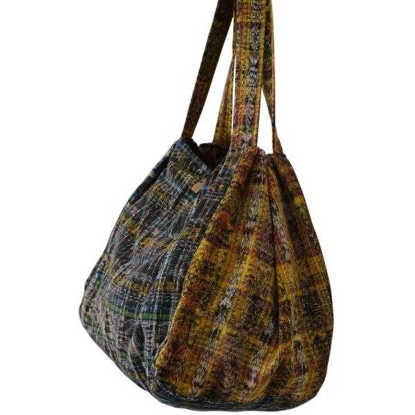 Corte Slouchy Expandable Travel Bag