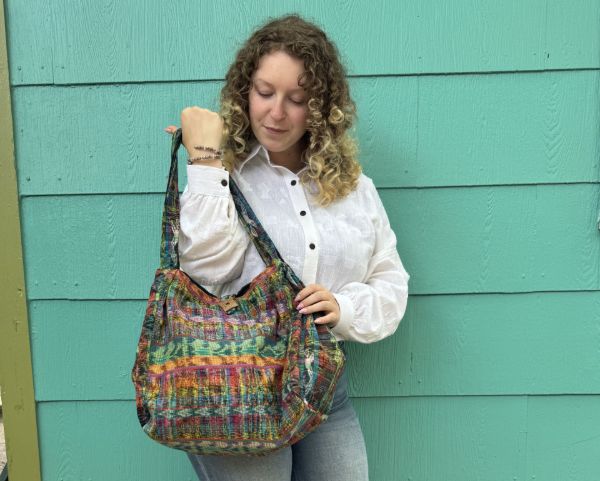 Corte Slouchy Expandable Travel Bag