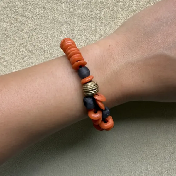 Half-Half Glass Bead Bracelet