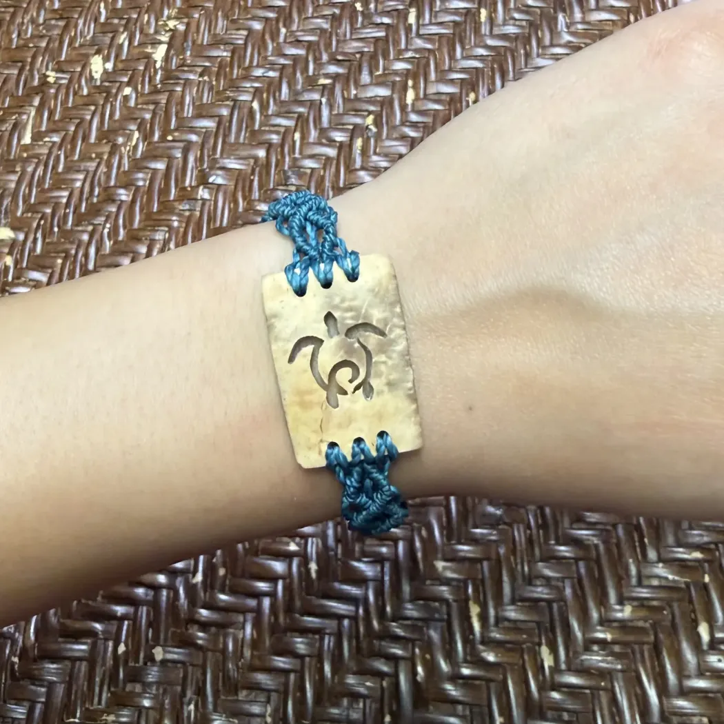 Coco Wavy Macrame Bracelet - Turtle